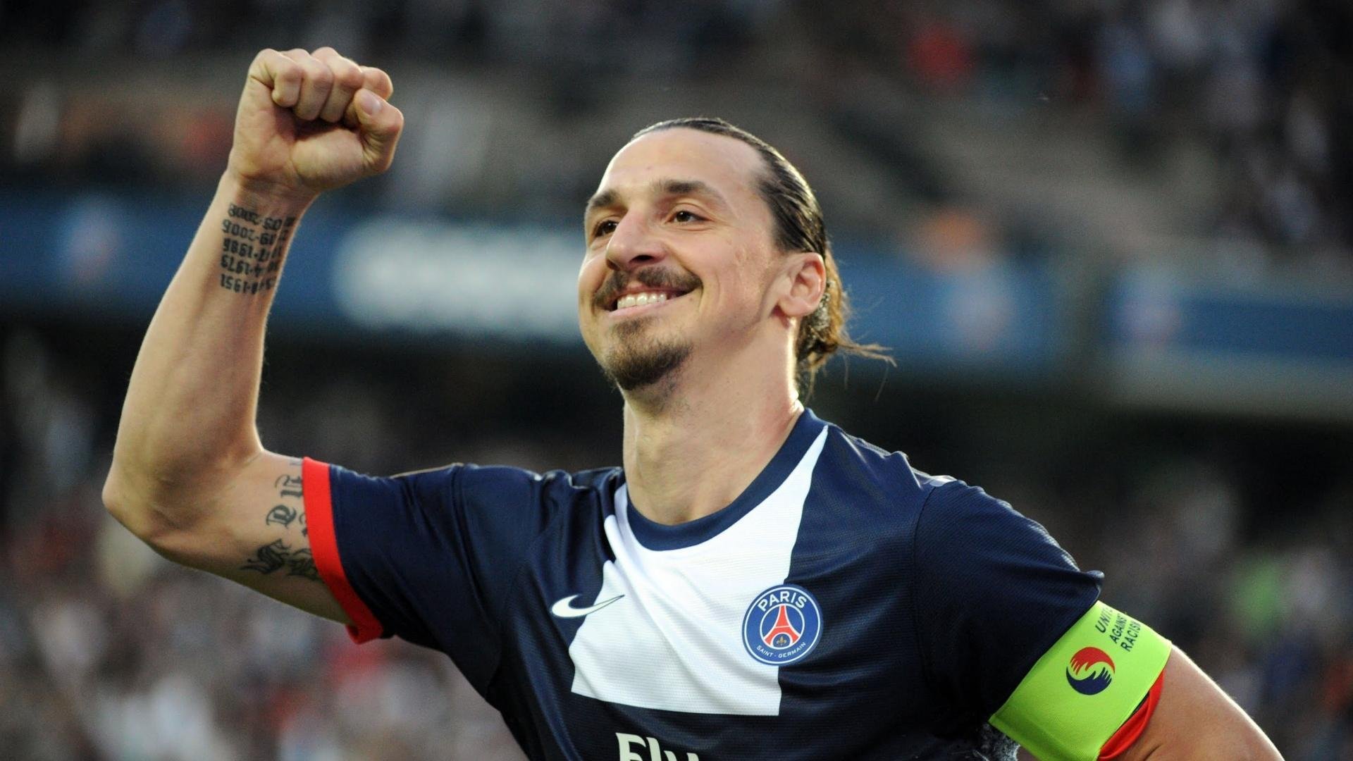 英超联赛的智能化场馆建设成果，英超比赛球场